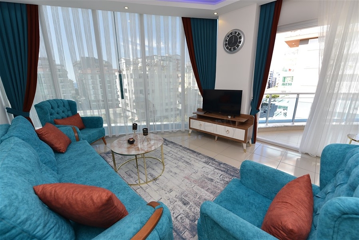 تصميم انيق - شقة مؤثثة - غرفة وصالة - قريبة من البحر - في مهموتلار  / الانيا 