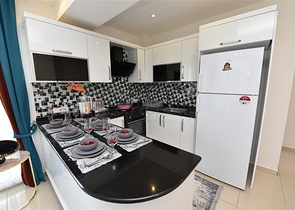 تصميم انيق - شقة مؤثثة - غرفة وصالة - قريبة من البحر - في مهموتلار  / الانيا 