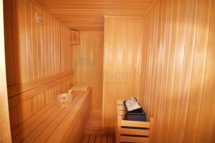 ضمن مجمع فاخر - شقة غرفة وصالة مؤثثة - قريبة من البحر - في مهموتلار / الانيا 