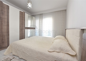 ضمن مجمع فاخر - شقة غرفة وصالة مؤثثة - قريبة من البحر - في مهموتلار / الانيا 