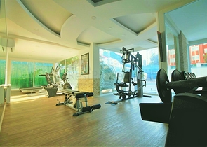 ضمن مجمع فاخر - شقة غرفة وصالة مؤثثة - قريبة من البحر - في مهموتلار / الانيا 