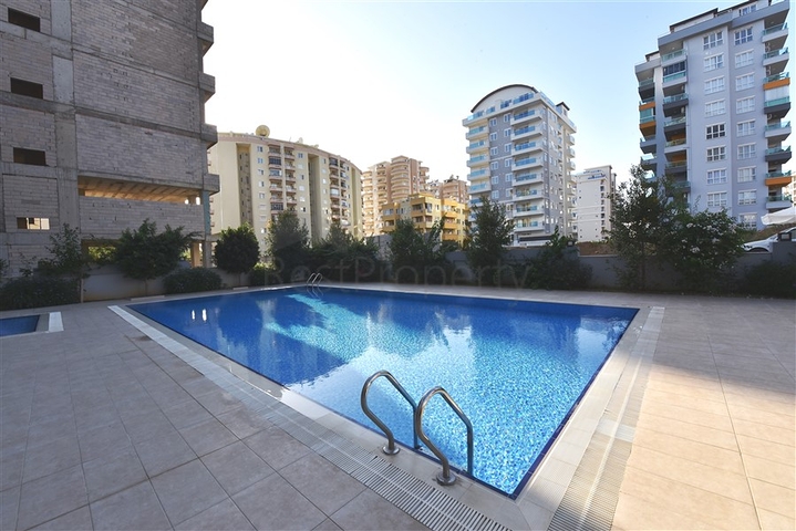 شقق غرفة وصالة لكن ! مساحة 80 متر / ضمن مجمع سكني في مهموتلار / الانيا 