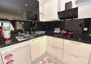 شقق غرفة وصالة لكن ! مساحة 80 متر / ضمن مجمع سكني في مهموتلار / الانيا 