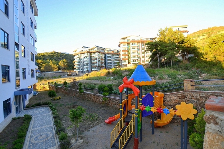 اطلالة بحر -شقة مؤثثة - غرفة وصالة -في مجمع 5 نجوم -كارجي جاك / الانيا 