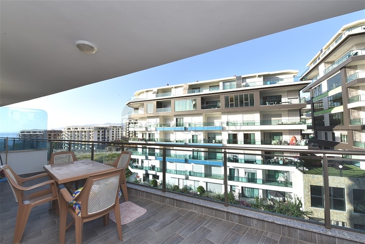 اطلالة بحر -شقة مؤثثة - غرفة وصالة -في مجمع 5 نجوم -كارجي جاك / الانيا 