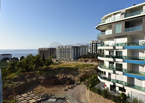 اطلالة بحر -شقة مؤثثة - غرفة وصالة -في مجمع 5 نجوم -كارجي جاك / الانيا 