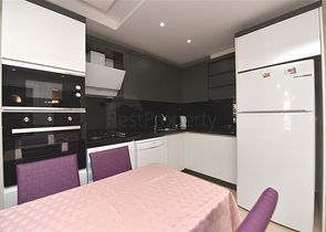 اطلالة بحر -شقة مؤثثة - غرفة وصالة -في مجمع 5 نجوم -كارجي جاك / الانيا 