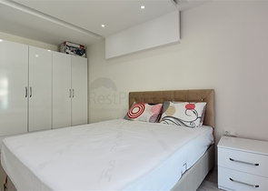 اطلالة بحر -شقة مؤثثة - غرفة وصالة -في مجمع 5 نجوم -كارجي جاك / الانيا 