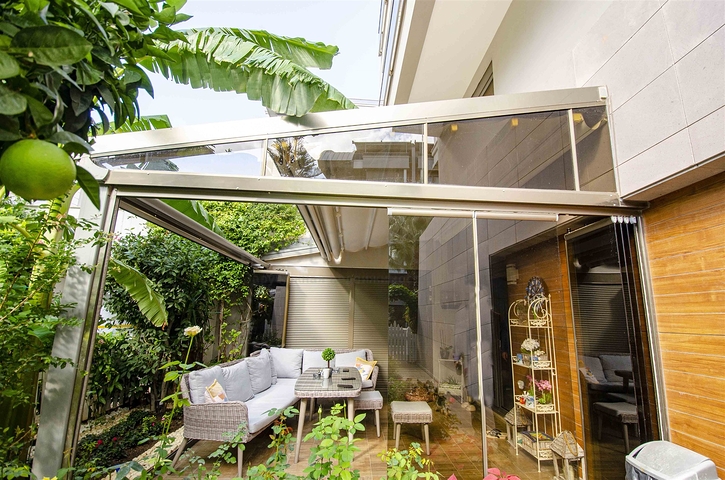 شقة راقية 5 + 1 مع مدخل للحديقة في اونجالي كونيالتي