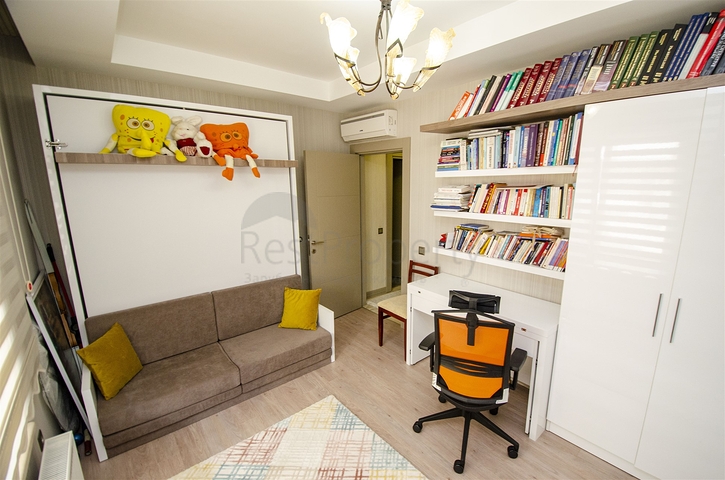 شقة راقية 5 + 1 مع مدخل للحديقة في اونجالي كونيالتي