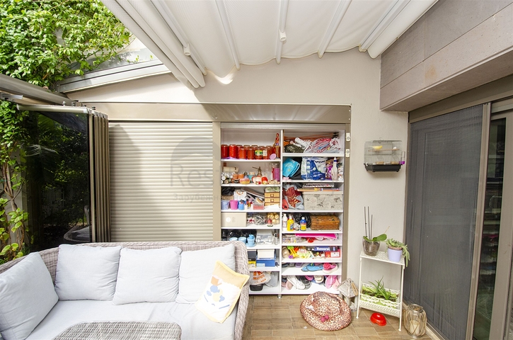 شقة راقية 5 + 1 مع مدخل للحديقة في اونجالي كونيالتي