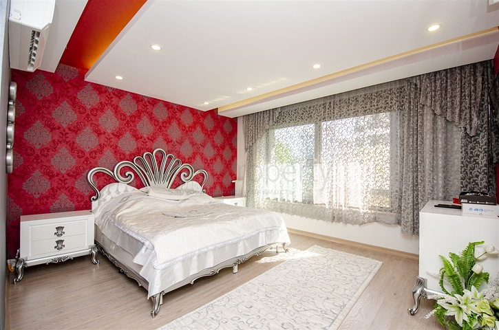 شقة راقية 5 + 1 مع مدخل للحديقة في اونجالي كونيالتي