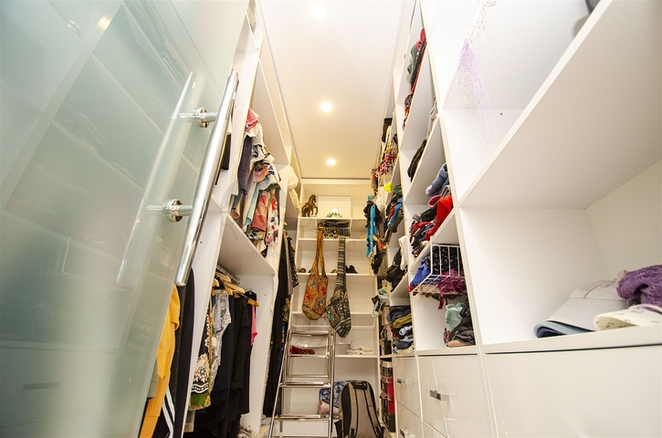 شقة راقية 5 + 1 مع مدخل للحديقة في اونجالي كونيالتي