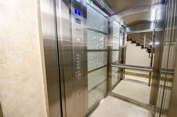 شقة راقية 5 + 1 مع مدخل للحديقة في اونجالي كونيالتي