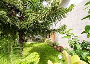 شقة راقية 5 + 1 مع مدخل للحديقة في اونجالي كونيالتي