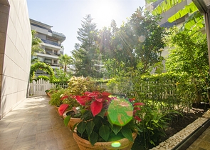 شقة راقية 5 + 1 مع مدخل للحديقة في اونجالي كونيالتي