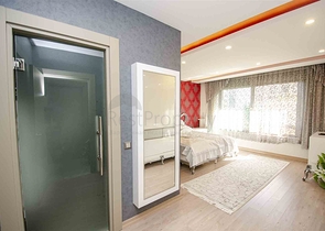 شقة راقية 5 + 1 مع مدخل للحديقة في اونجالي كونيالتي