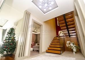 شقة راقية 5 + 1 مع مدخل للحديقة في اونجالي كونيالتي