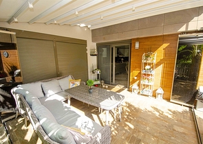 شقة راقية 5 + 1 مع مدخل للحديقة في اونجالي كونيالتي