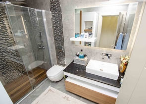 شقة راقية 5 + 1 مع مدخل للحديقة في اونجالي كونيالتي