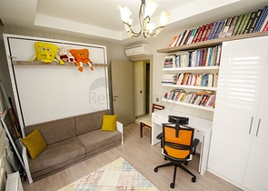 شقة راقية 5 + 1 مع مدخل للحديقة في اونجالي كونيالتي