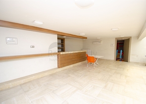 شقة راقية 5 + 1 مع مدخل للحديقة في اونجالي كونيالتي