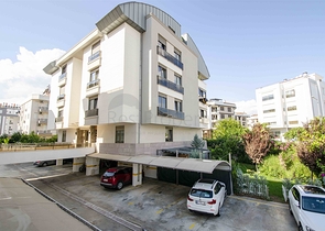 شقة راقية 5 + 1 مع مدخل للحديقة في اونجالي كونيالتي