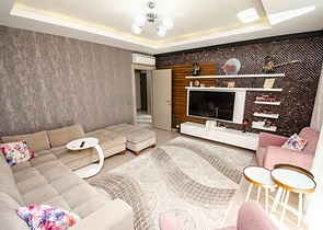 شقة راقية 5 + 1 مع مدخل للحديقة في اونجالي كونيالتي