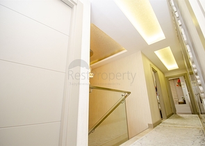 شقة راقية 5 + 1 مع مدخل للحديقة في اونجالي كونيالتي