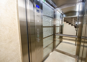 شقة راقية 5 + 1 مع مدخل للحديقة في اونجالي كونيالتي