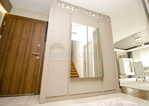 شقة راقية 5 + 1 مع مدخل للحديقة في اونجالي كونيالتي