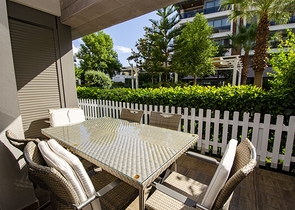 شقة راقية 5 + 1 مع مدخل للحديقة في اونجالي كونيالتي