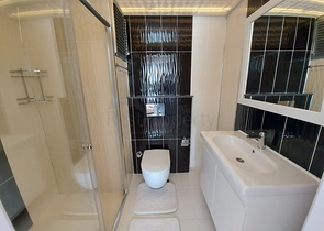 بسعر مناسب - شقة مؤثثة من تصميم 1+2 غرفتين وصالة - ضمن مجمع سكني - في مهموتلار / الانيا 