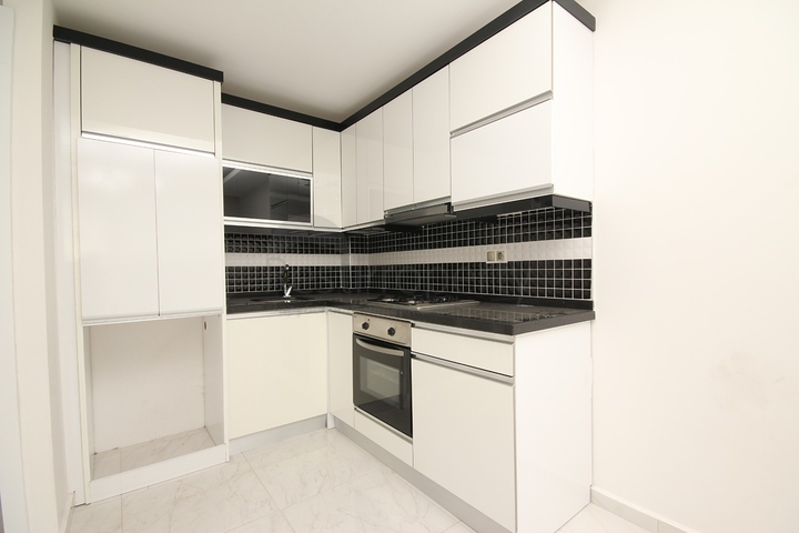 طابق مرتفع - شقة غرفة وصالة - ضمن مجمع سكني - في مهموتلار / الانيا 