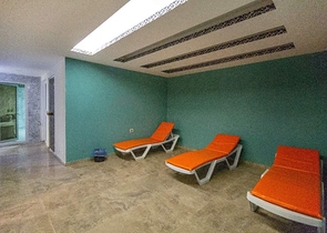 طابق مرتفع - شقة غرفة وصالة - ضمن مجمع سكني - في مهموتلار / الانيا 