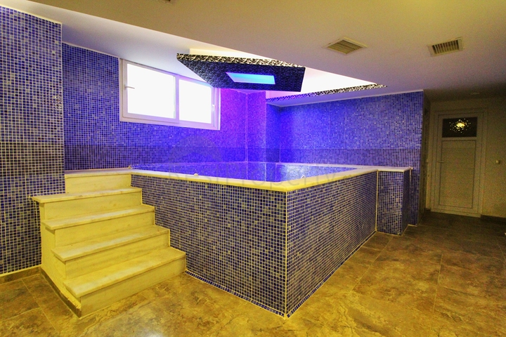 طابق مرتفع - شقة انيقة من تصميم 1+1 - ضمن مجمع - في مهموتلار / الانيا 