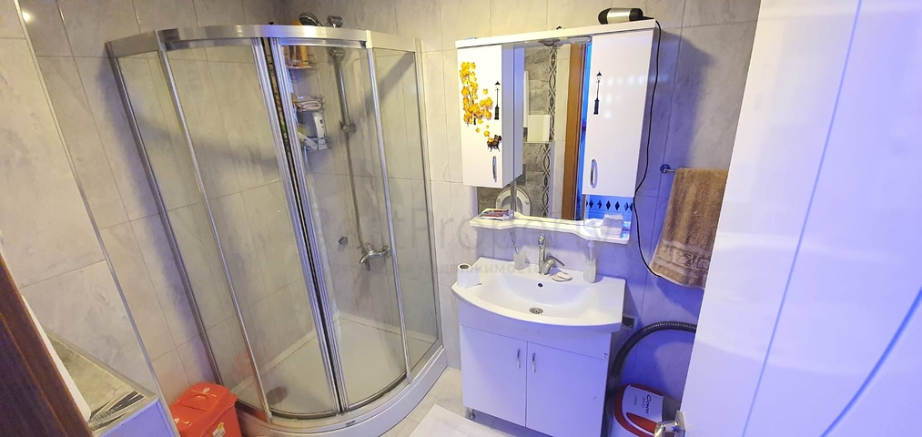 طابق مرتفع - شقة انيقة من تصميم 1+1 - ضمن مجمع - في مهموتلار / الانيا 