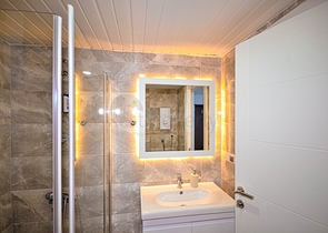 اطلالة بحر - طابق مرتفع - شقة غرفة وصالة مفروشة - في مهموتلار / الانيا 