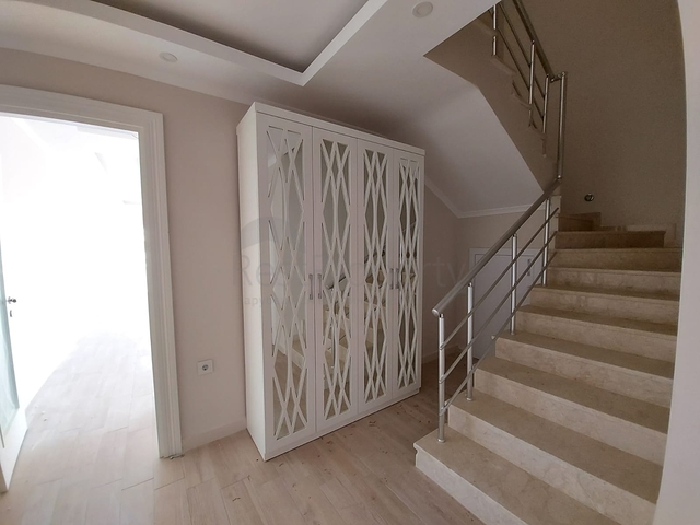 قريبة من البحر والمركز - شقة غرفتين وصالة -بدون فرش - في مهموتلار / الانيا 