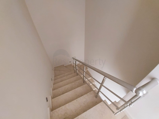 قريبة من البحر والمركز - شقة غرفتين وصالة -بدون فرش - في مهموتلار / الانيا 