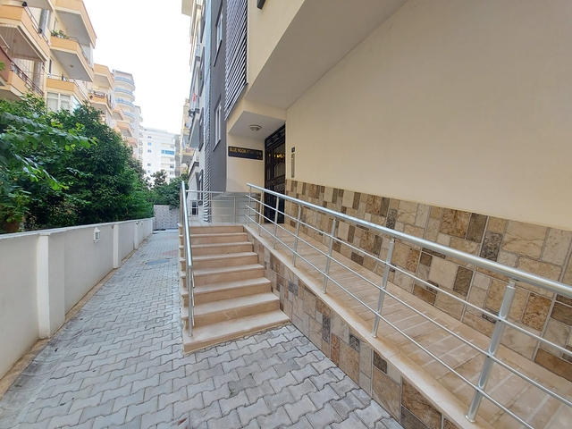 قريبة من البحر والمركز - شقة غرفتين وصالة -بدون فرش - في مهموتلار / الانيا 