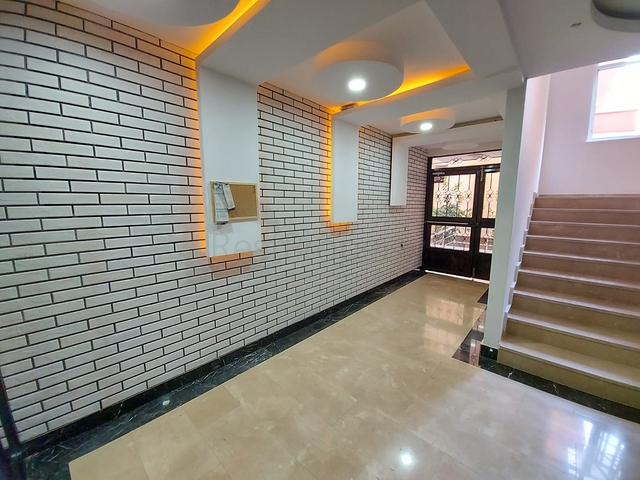 قريبة من البحر والمركز - شقة غرفتين وصالة -بدون فرش - في مهموتلار / الانيا 