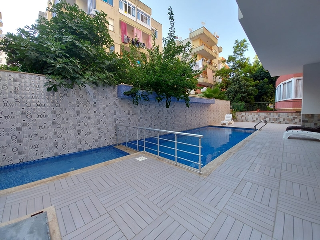 قريبة من البحر والمركز - شقة غرفتين وصالة -بدون فرش - في مهموتلار / الانيا 