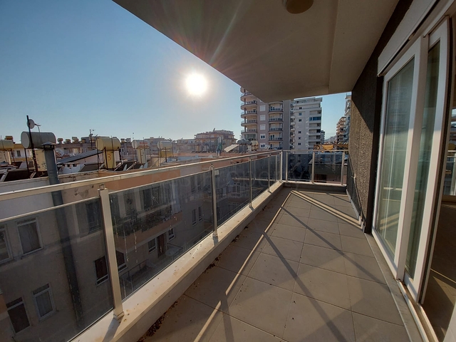 قريبة من البحر والمركز - شقة غرفتين وصالة -بدون فرش - في مهموتلار / الانيا 