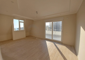 قريبة من البحر والمركز - شقة غرفتين وصالة -بدون فرش - في مهموتلار / الانيا 