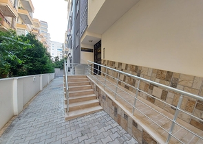 قريبة من البحر والمركز - شقة غرفتين وصالة -بدون فرش - في مهموتلار / الانيا 