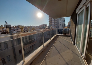 قريبة من البحر والمركز - شقة غرفتين وصالة -بدون فرش - في مهموتلار / الانيا 