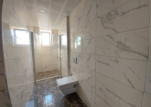 قريبة من البحر والمركز - شقة غرفتين وصالة -بدون فرش - في مهموتلار / الانيا 