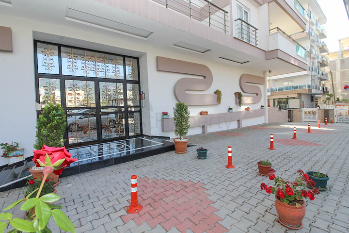 اطلالة جبلية - قريبة من الحدمات - شقق بتصميم غرفة وصالة - في مهموتلار /الانيا 