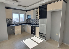 اطلالة جبلية - قريبة من الحدمات - شقق بتصميم غرفة وصالة - في مهموتلار /الانيا 